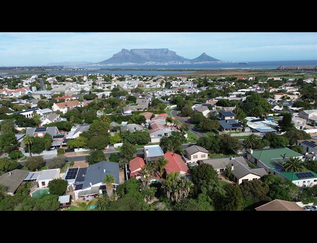 1,004M² VACANT LAND FOR SALE IN TABLE VIEW